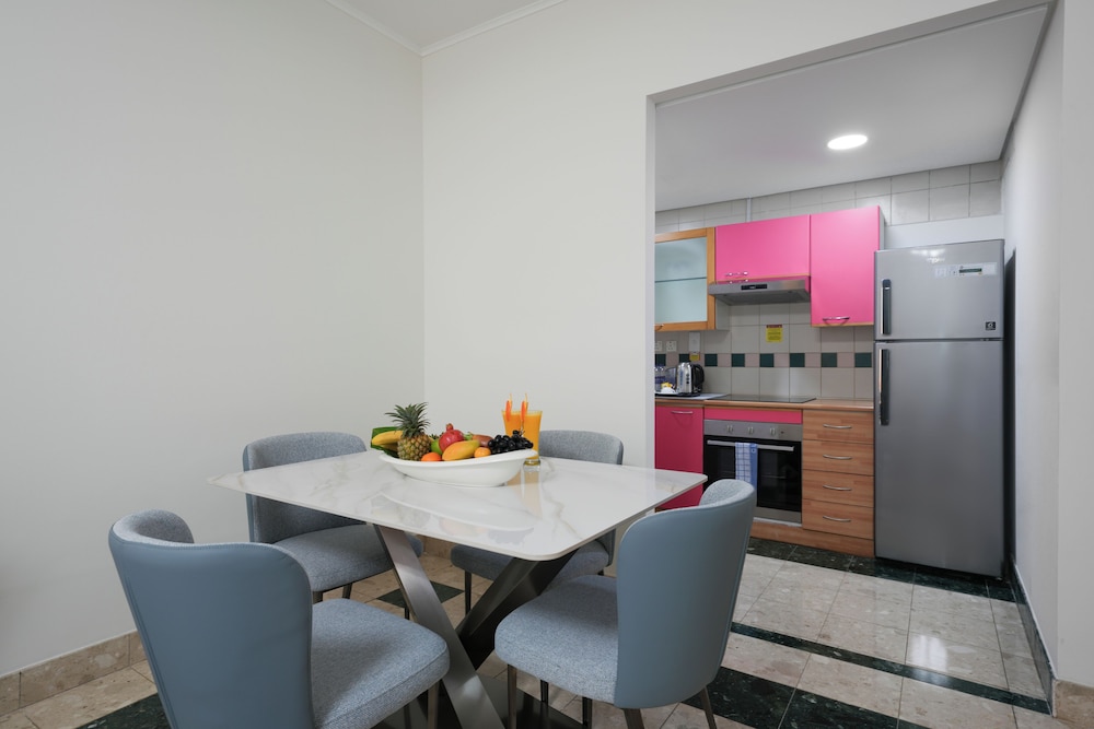 Al Bustan Center & Residence 12