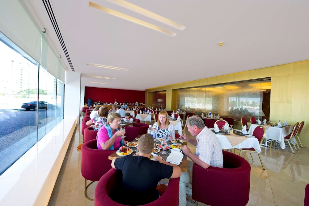 Al Bustan Center & Residence 21