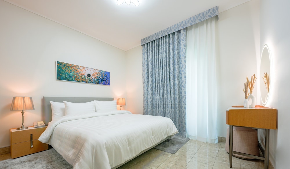 Al Bustan Center & Residence 9
