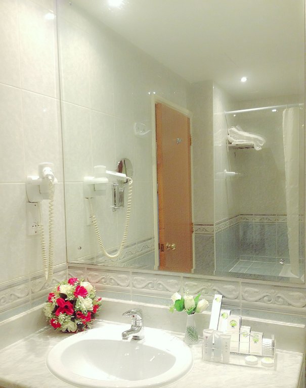 Luxe Grand Dubai 14