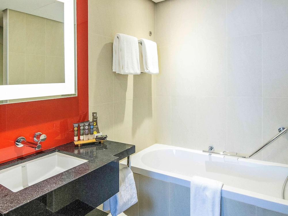 Novotel World Trade Centre Dubai 14