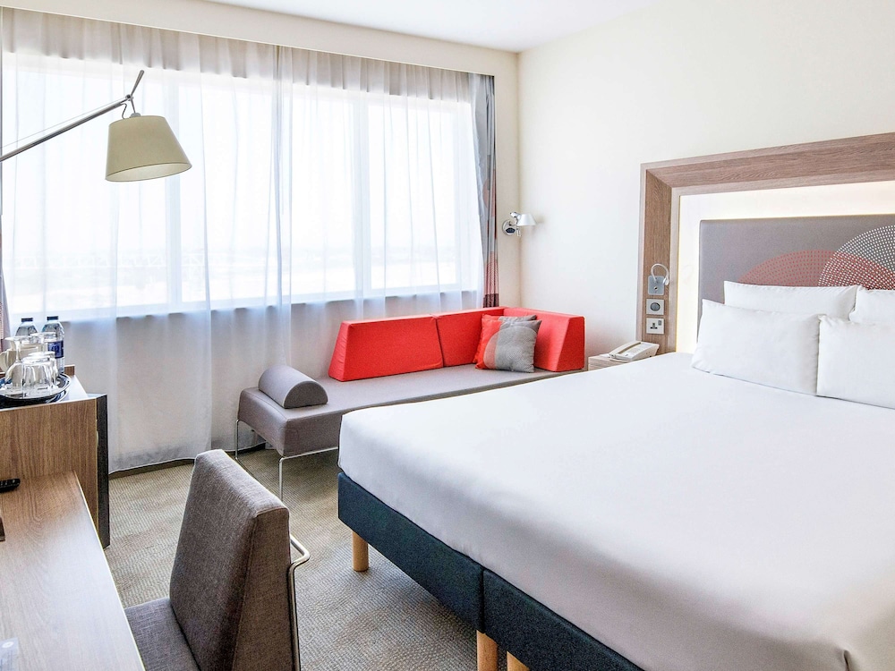 Novotel World Trade Centre Dubai 13