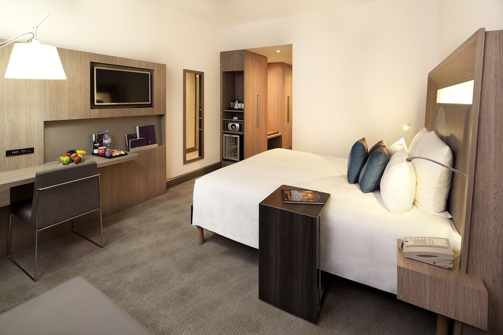 Novotel World Trade Centre Dubai 7