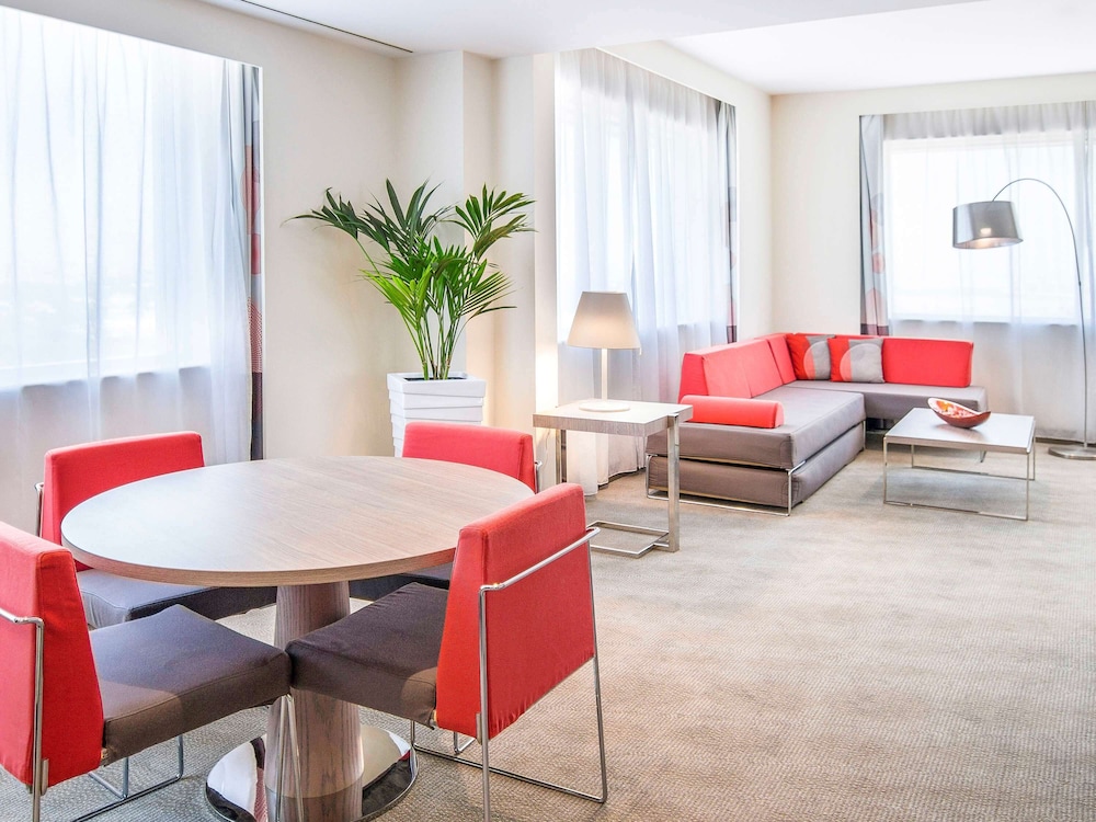 Novotel World Trade Centre Dubai 17