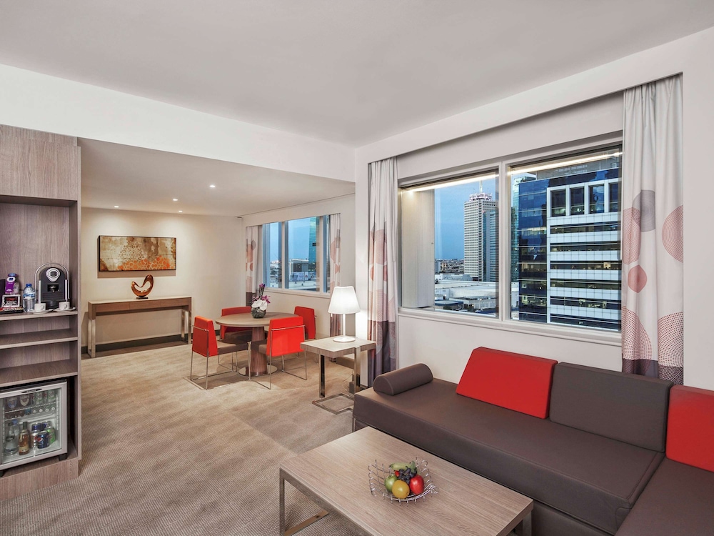 Novotel World Trade Centre Dubai 11