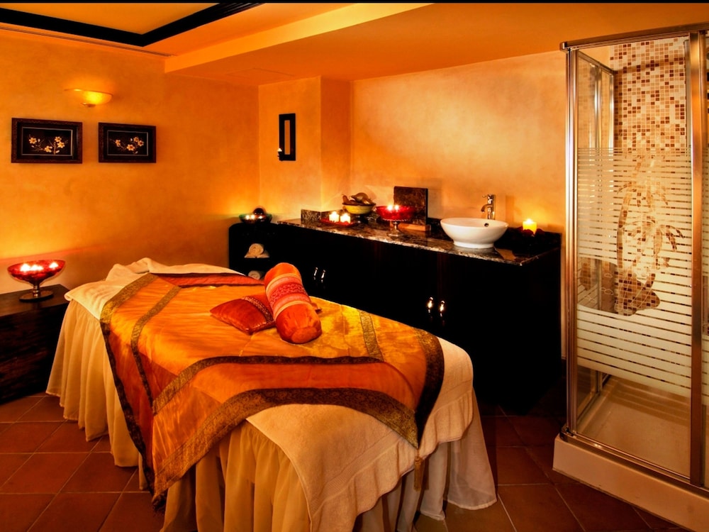 Arabian Courtyard Hotel & Spa 22