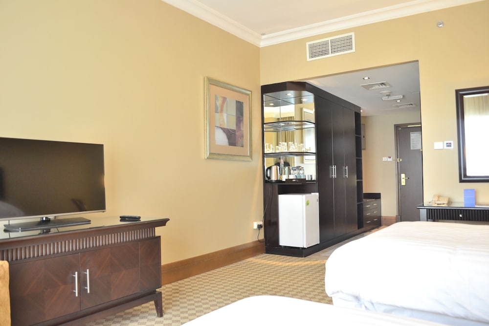 Sheraton Khalidiya Hotel 11