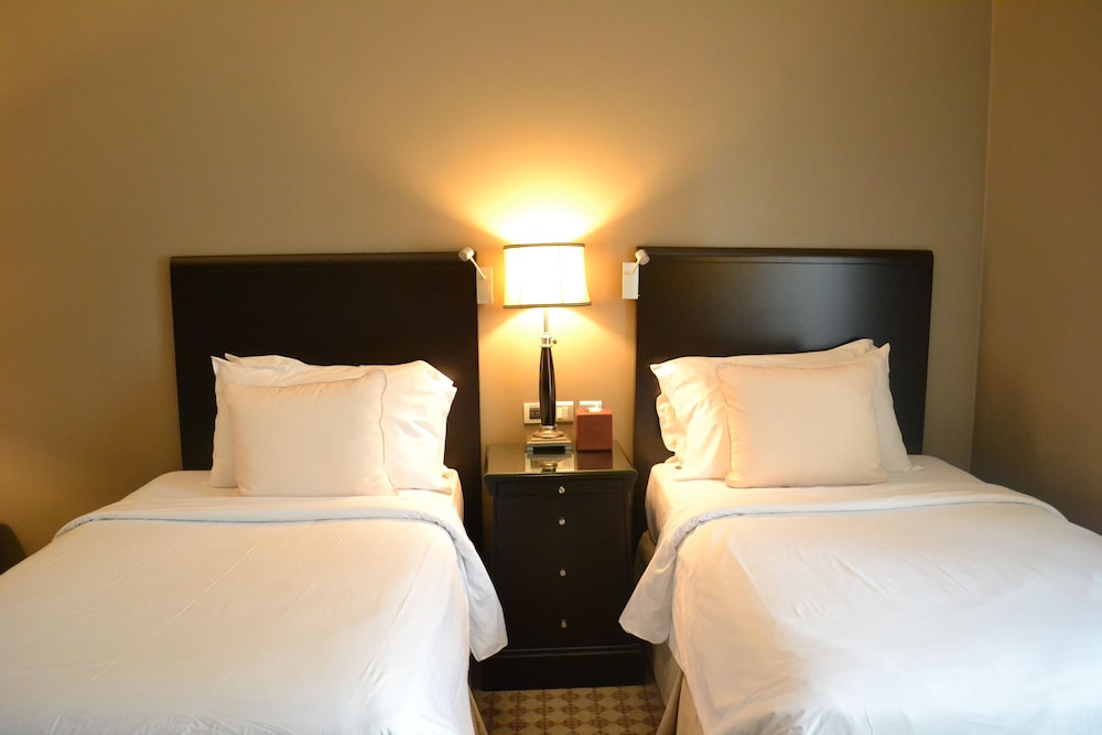 Sheraton Khalidiya Hotel 8