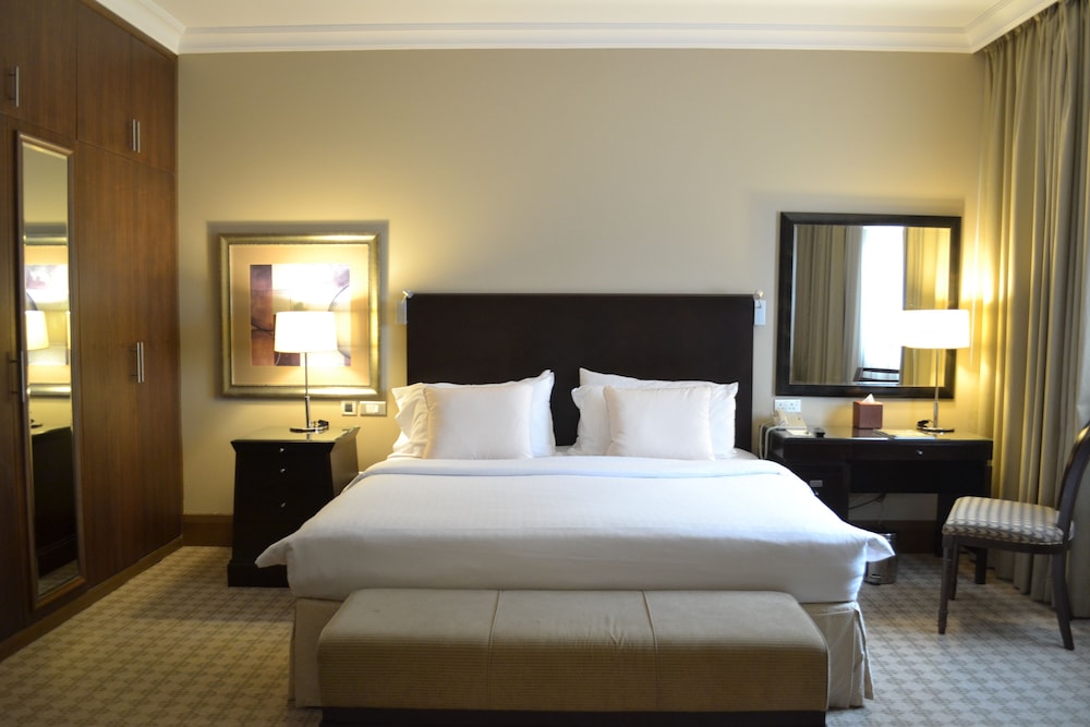 Sheraton Khalidiya Hotel 13