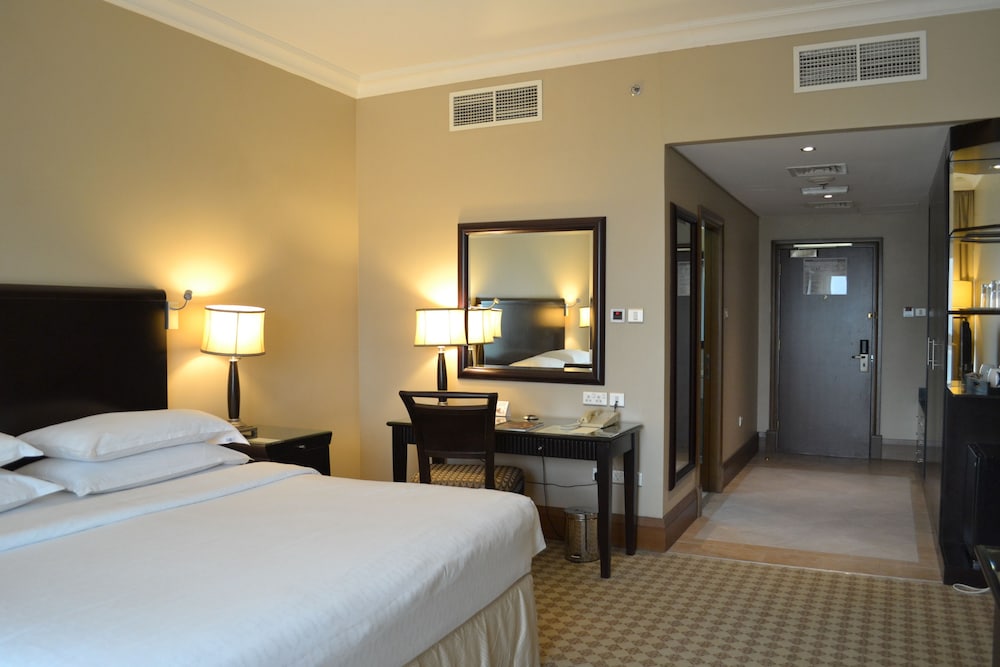Sheraton Khalidiya Hotel 9