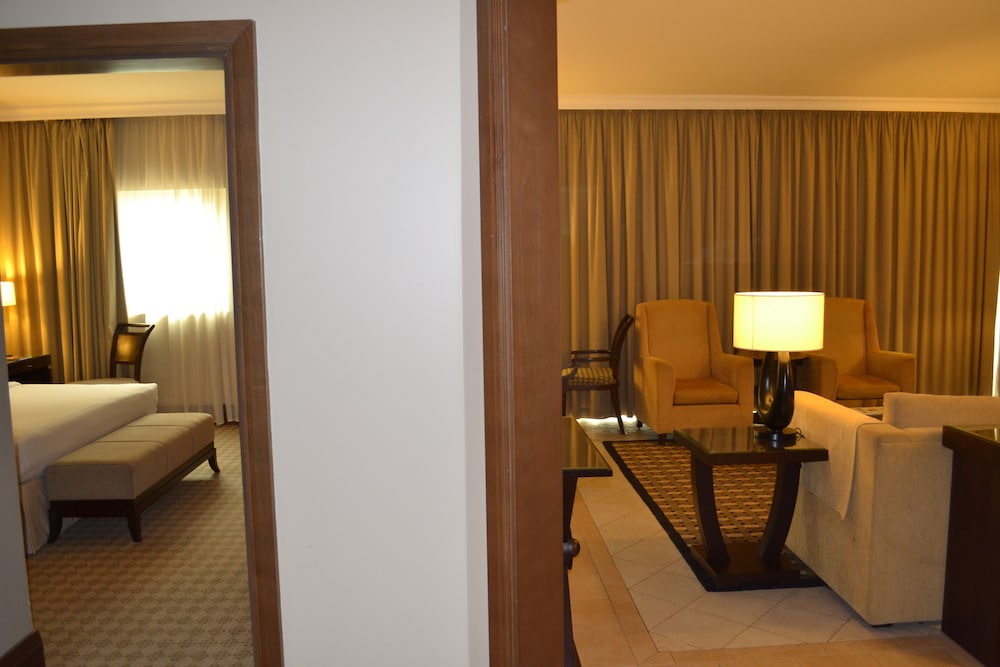 Sheraton Khalidiya Hotel 12