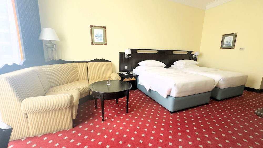 Millennium Airport Hotel Dubai 16