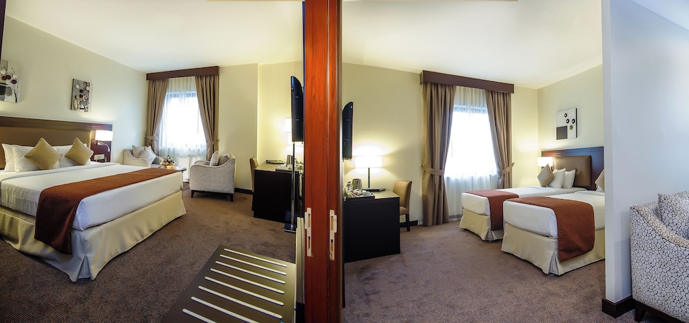 Landmark Summit Hotel 6