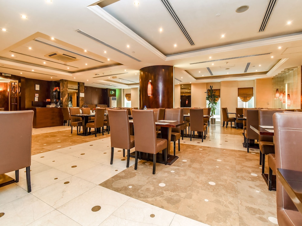Landmark Summit Hotel 14