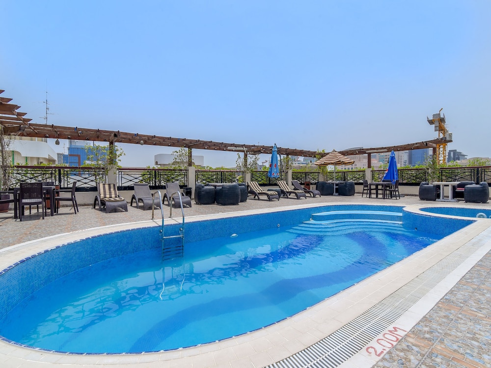 Landmark Summit Hotel 11