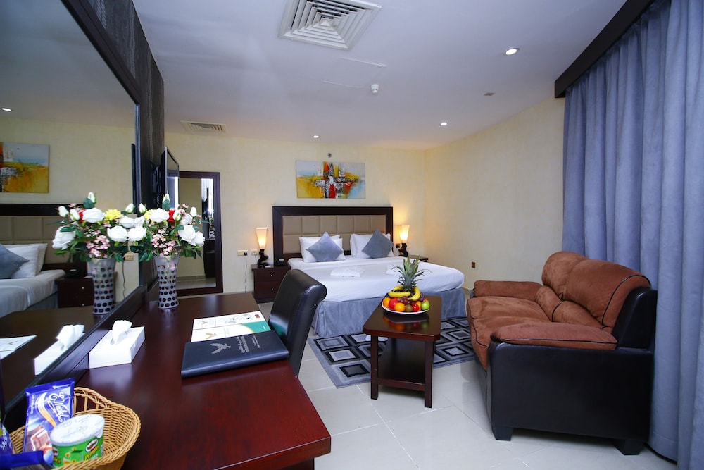 Royal Falcon Hotel 10