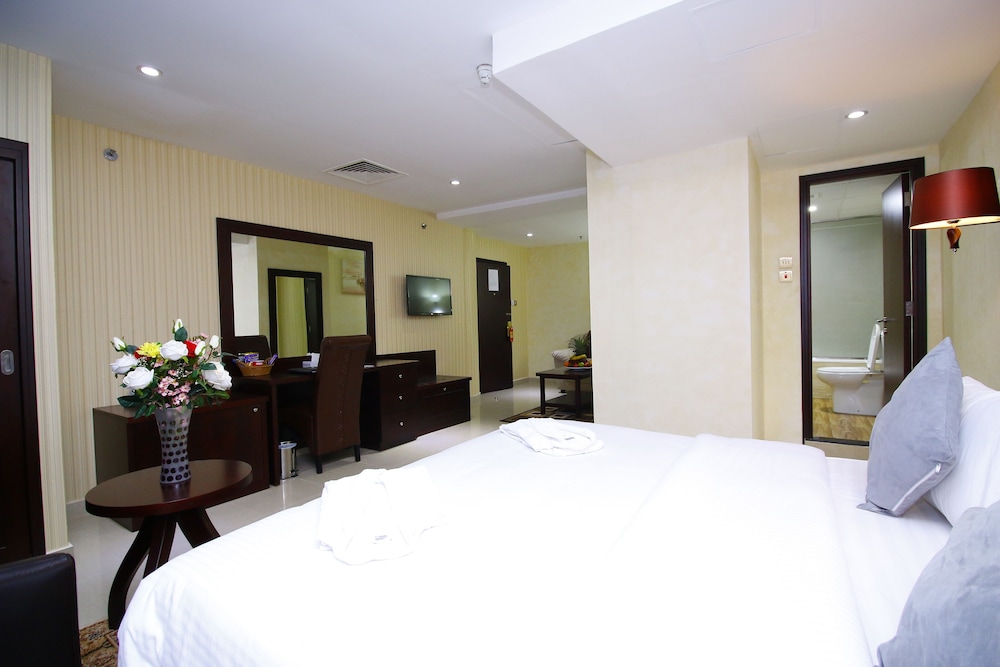 Royal Falcon Hotel 16