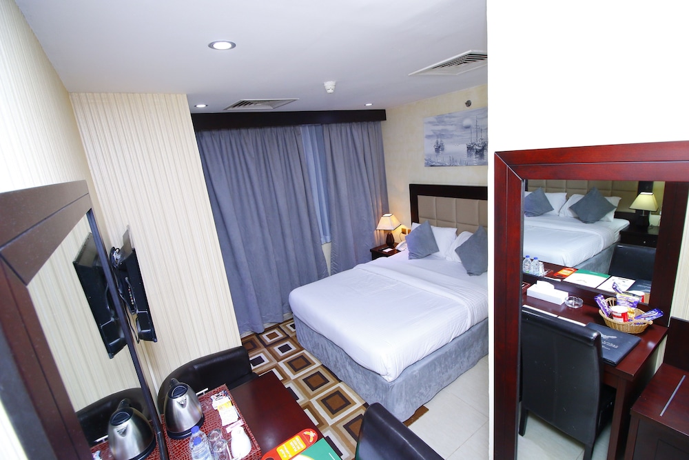 Royal Falcon Hotel 12