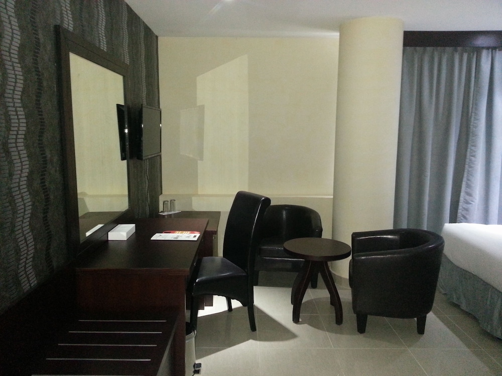 Royal Falcon Hotel 22