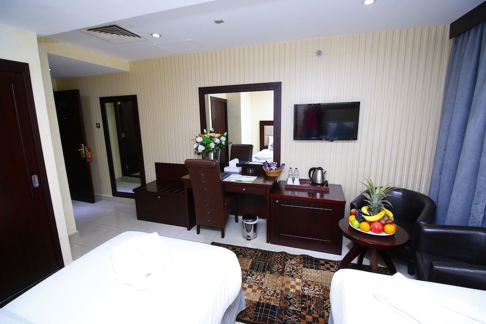 Royal Falcon Hotel 11