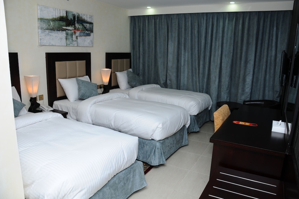 Royal Falcon Hotel 5