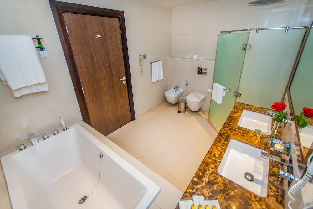 Mirfa Hotel 21