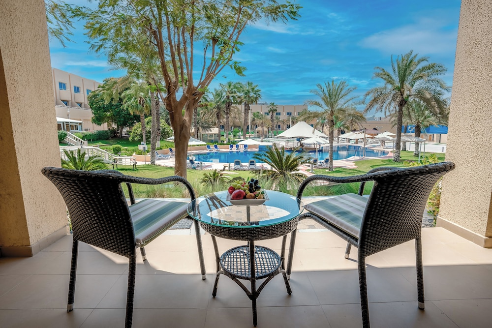 Metropolitan Al Mafraq Hotel 17