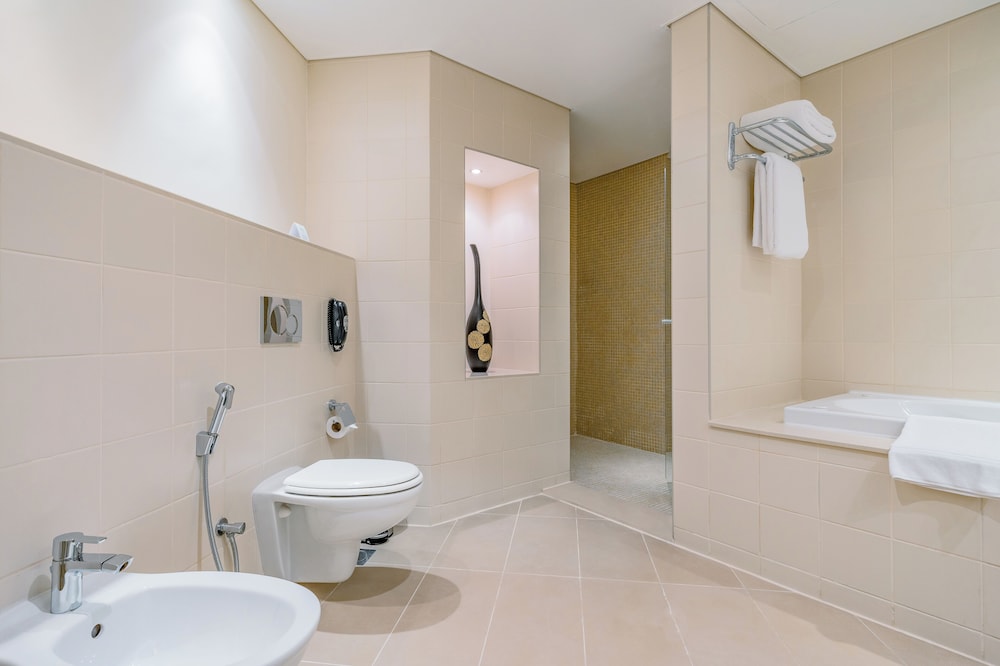 Metropolitan Al Mafraq Hotel 20