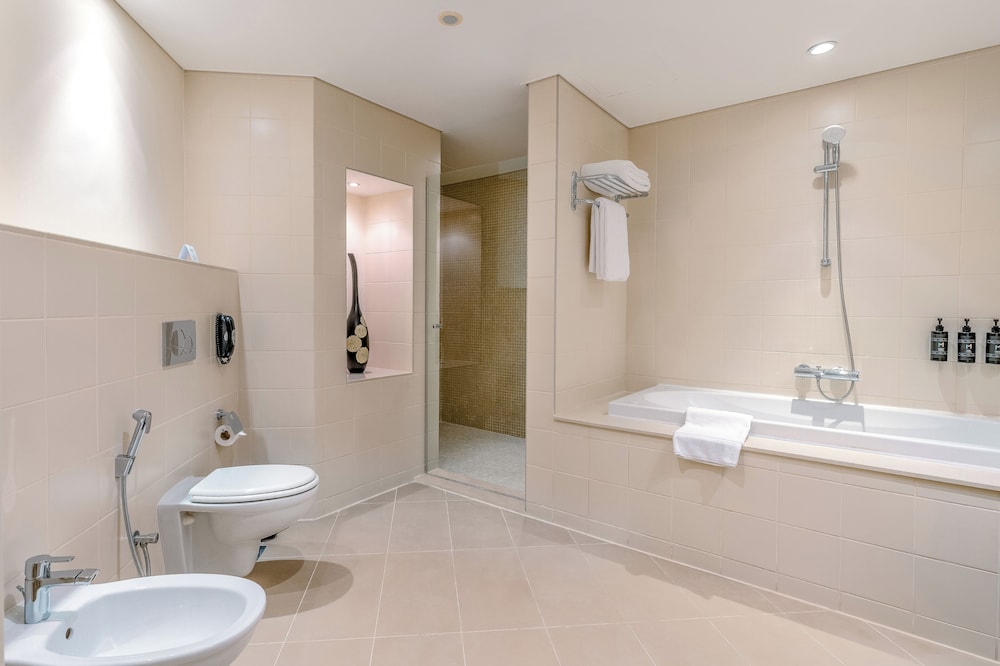 Metropolitan Al Mafraq Hotel 24