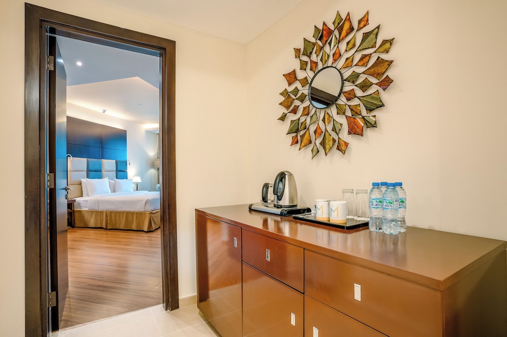 Metropolitan Al Mafraq Hotel 23