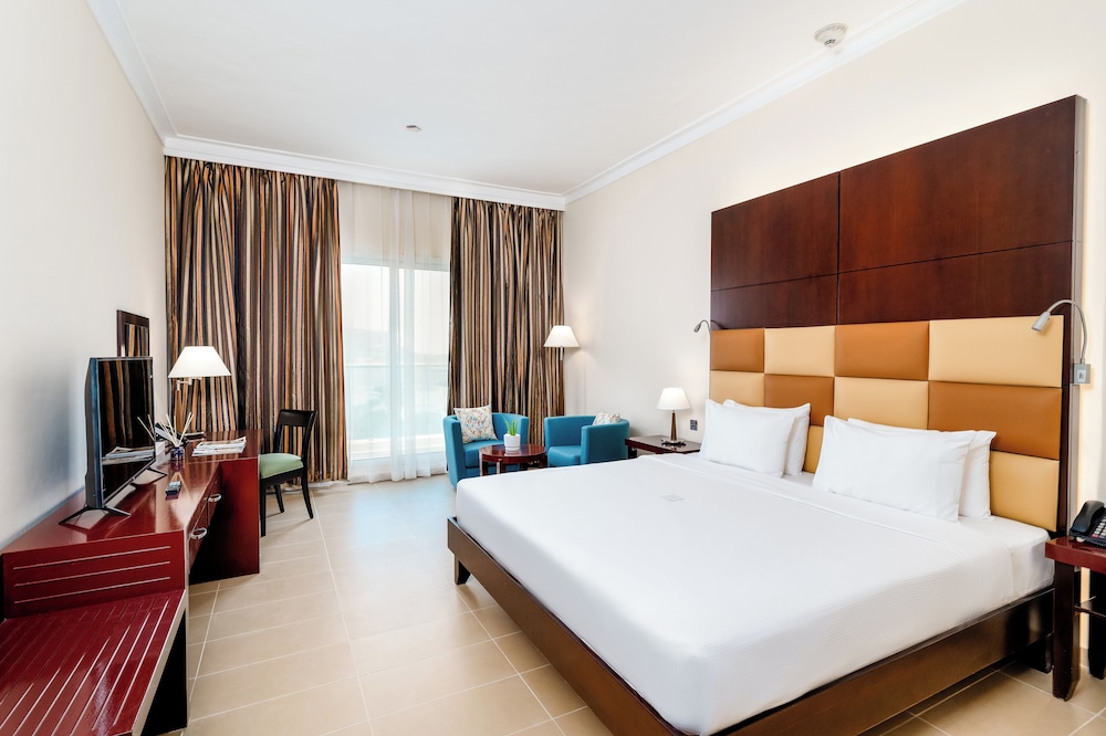 Metropolitan Al Mafraq Hotel 8