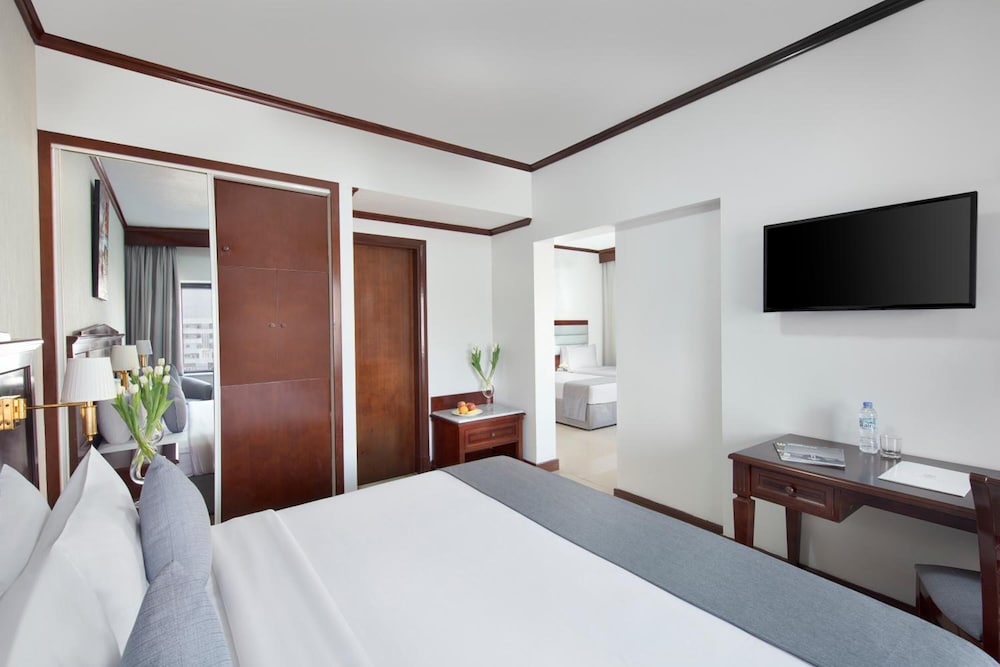 Admiral Plaza Hotel 8