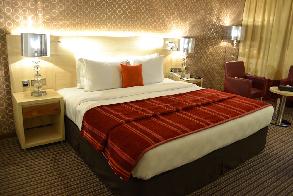 Saffron Boutique Hotel 4
