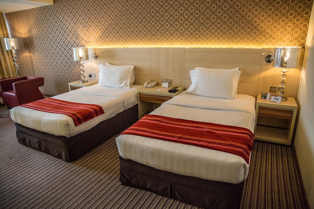 Saffron Boutique Hotel 5