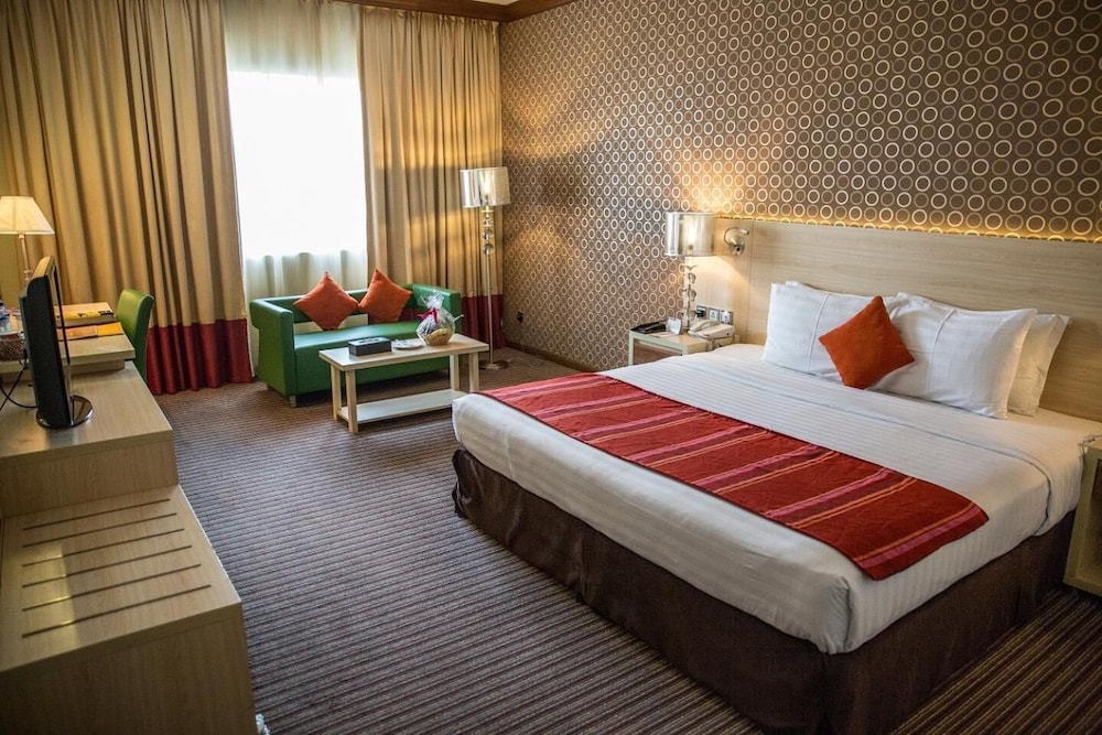 Saffron Boutique Hotel 10