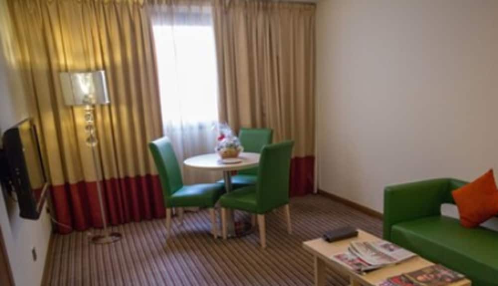 Saffron Boutique Hotel 15