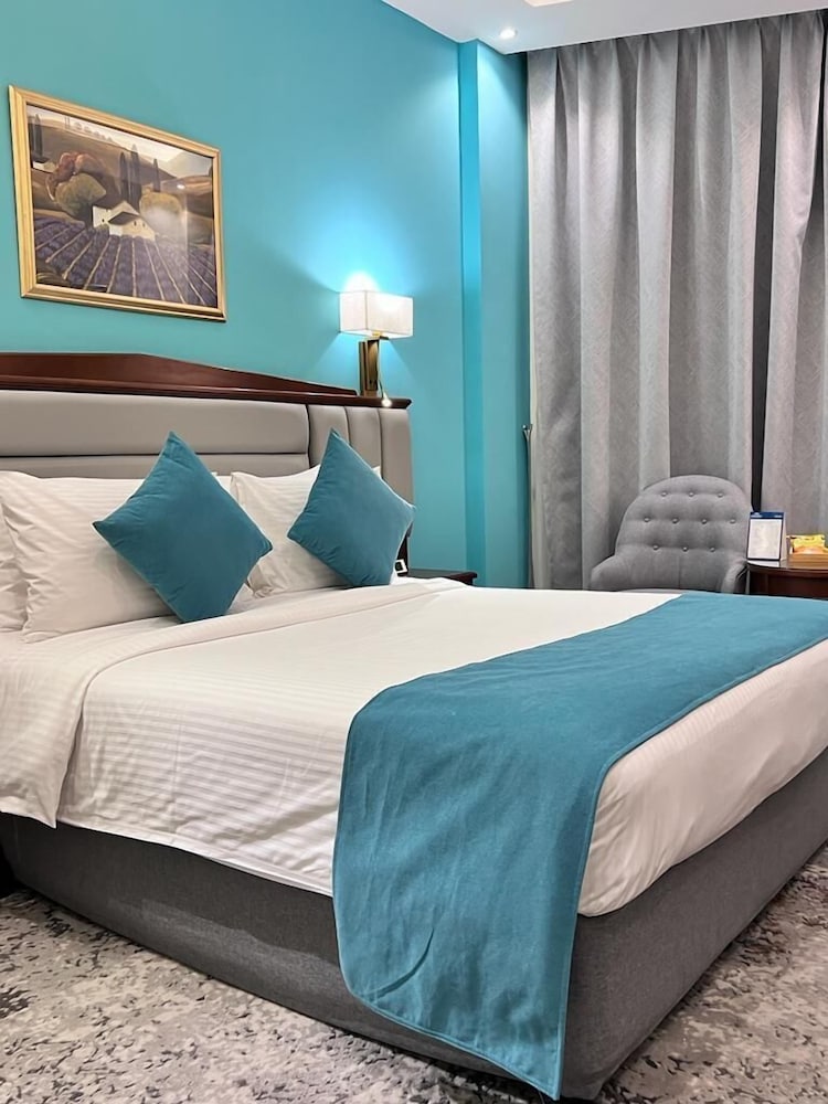 Howard Johnson by Wyndham Bur Dubai 13