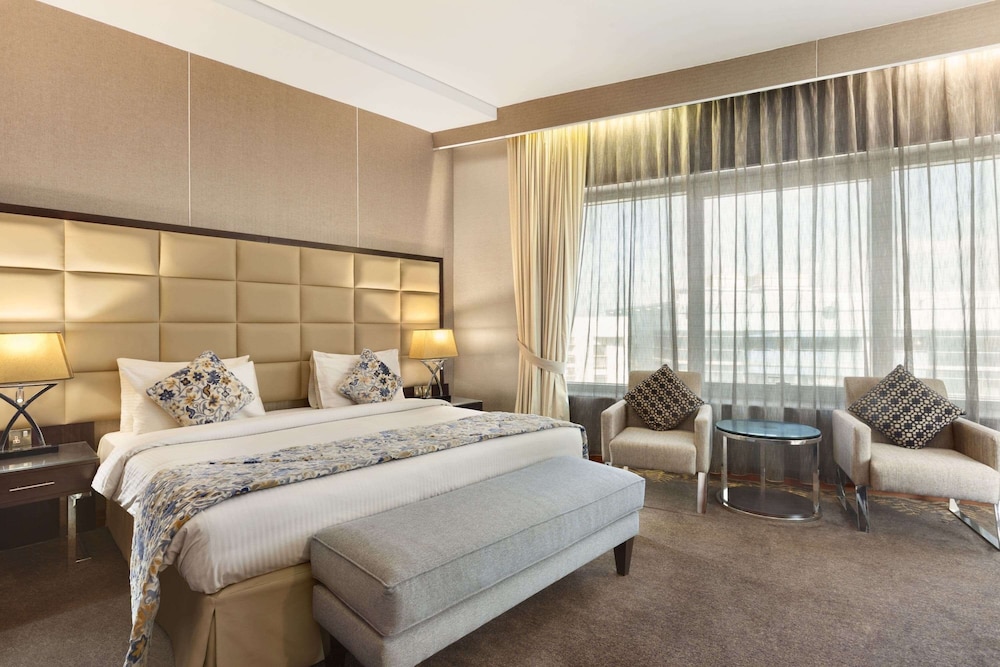 Howard Johnson by Wyndham Bur Dubai 11