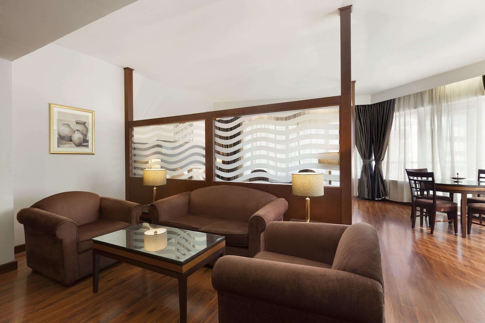 Howard Johnson by Wyndham Bur Dubai 21