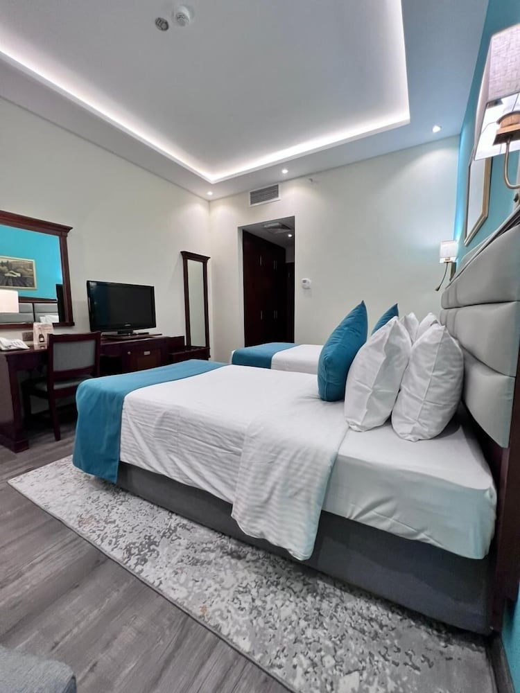 Howard Johnson by Wyndham Bur Dubai 16