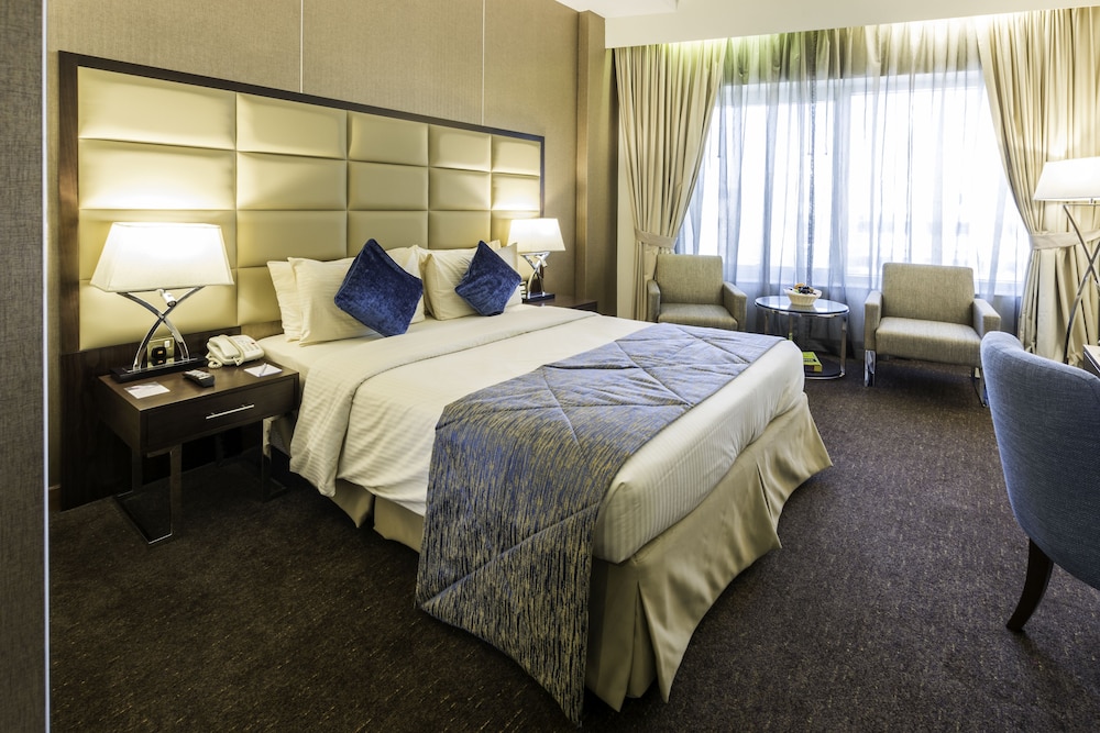Howard Johnson by Wyndham Bur Dubai 7
