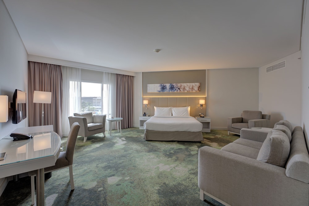 Millennium Lakeview Hotel 21