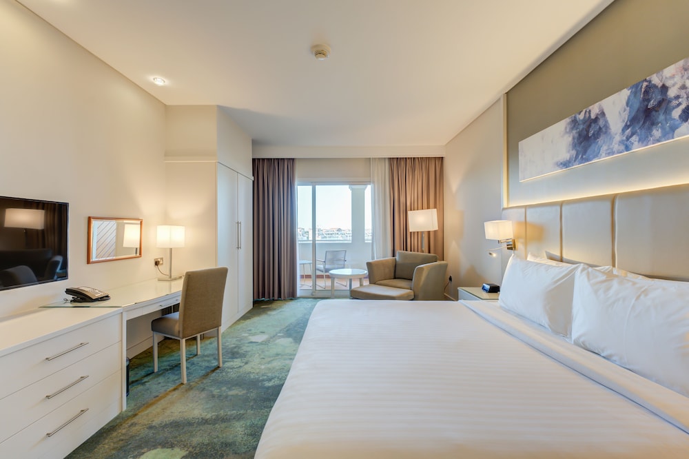 Millennium Lakeview Hotel 11