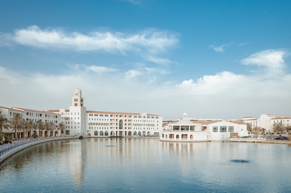 Millennium Lakeview Hotel 1