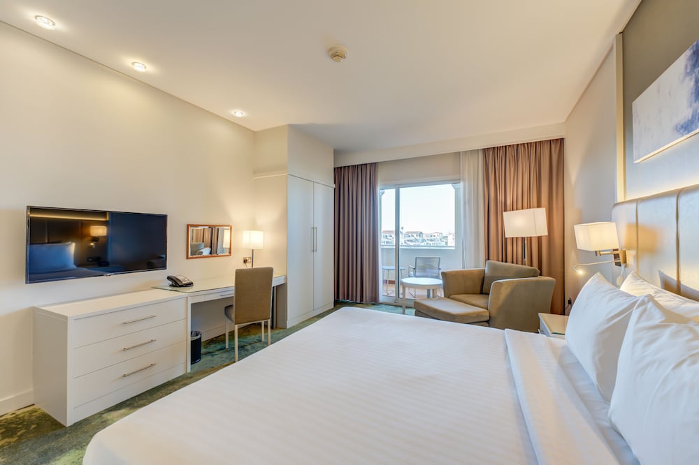 Millennium Lakeview Hotel 9