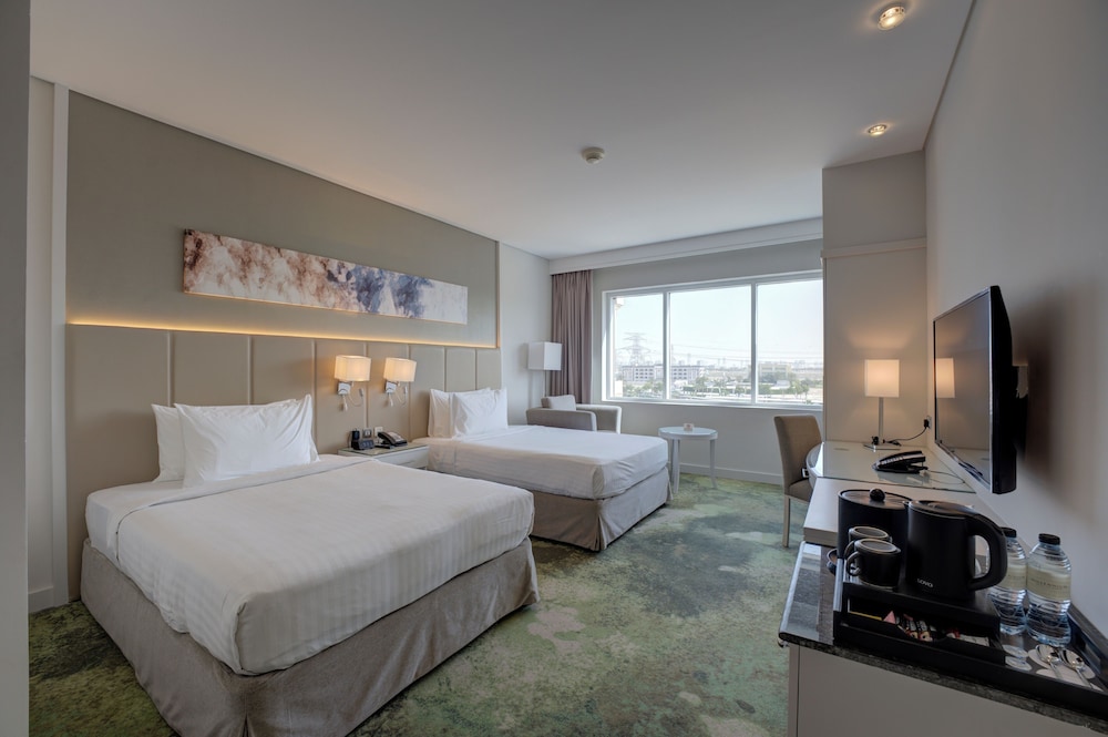 Millennium Lakeview Hotel 24