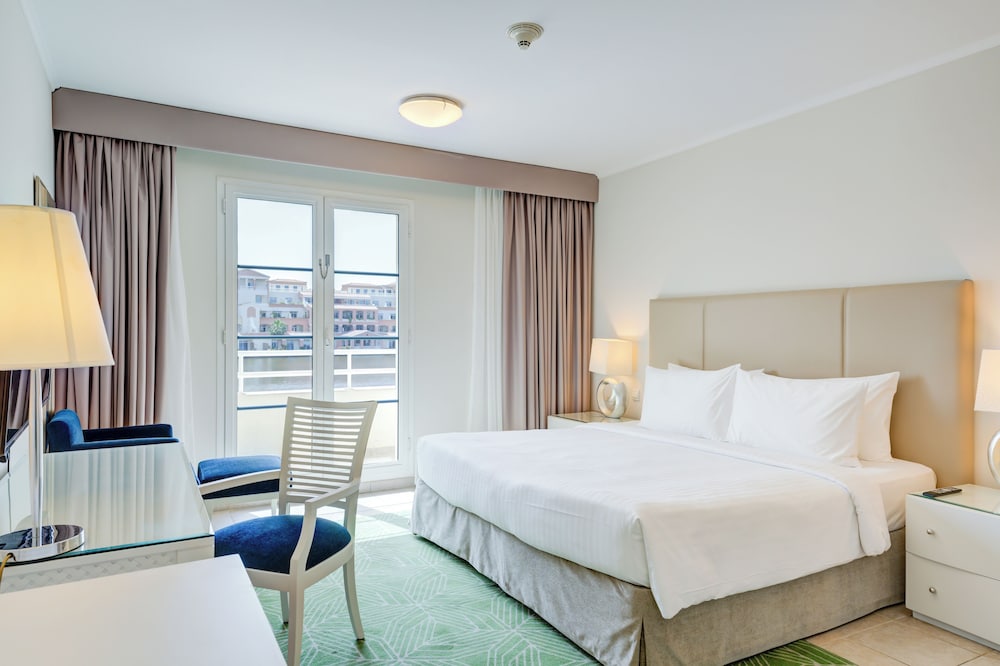 Millennium Lakeview Hotel 14