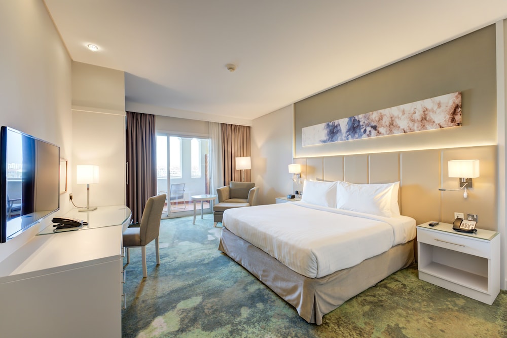 Millennium Lakeview Hotel 10
