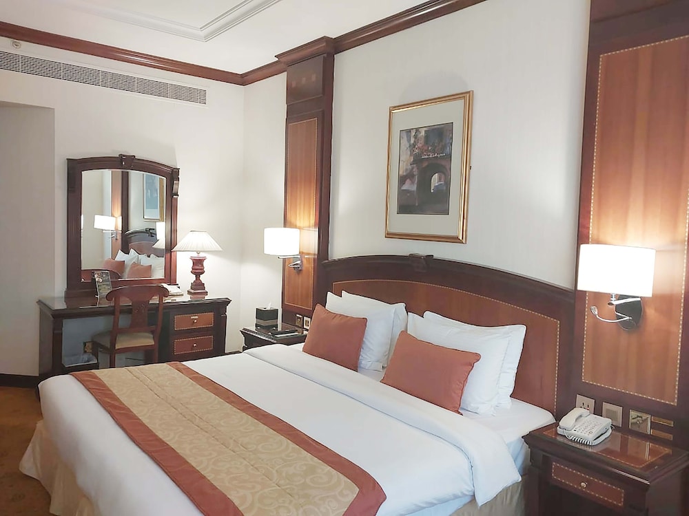 Knight Castle Hotel 9