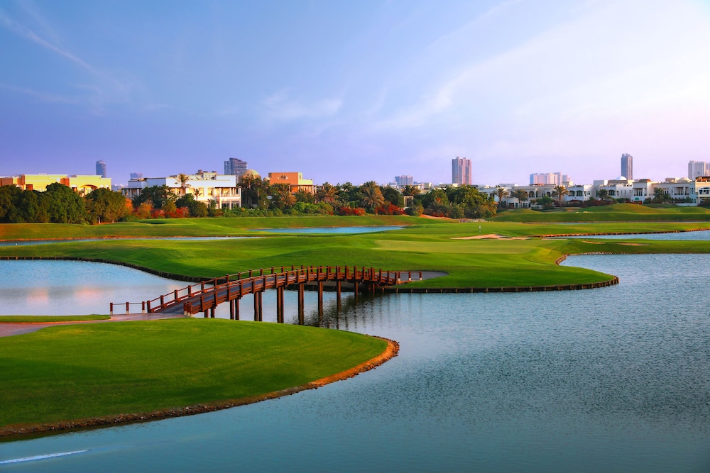 Address Montgomerie 21